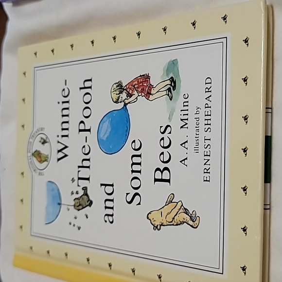 Set of 5 Original Winnie the Pooh Treasury Hardcover Mini Books - Picture 6 of 9